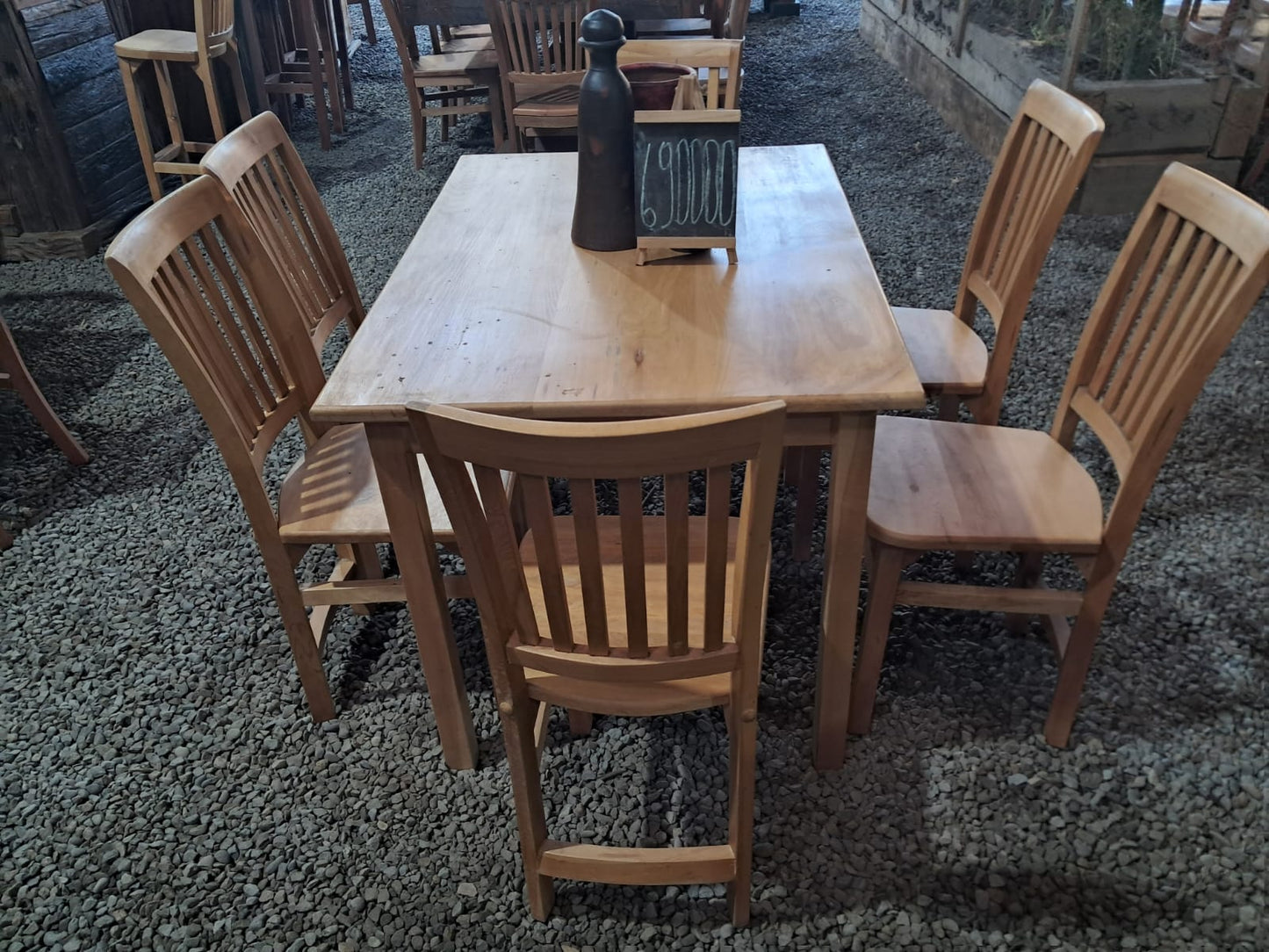 Comedor familiar de roble moderno y ¡elegante!