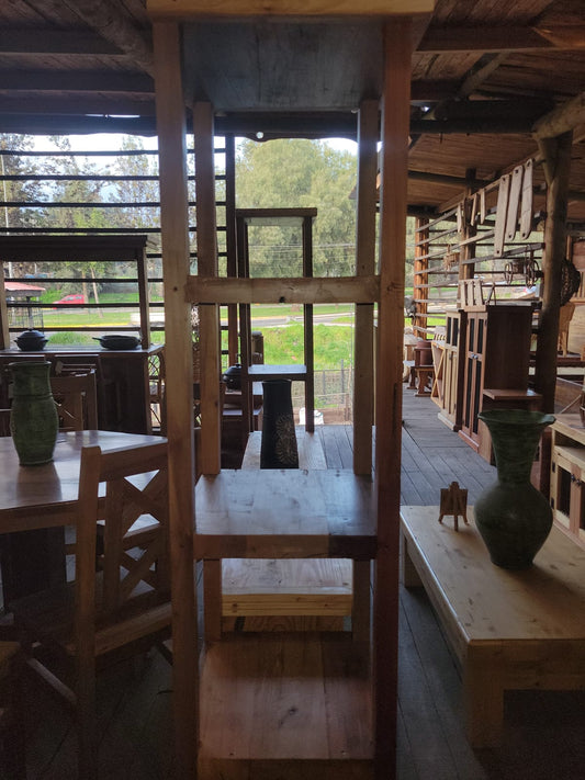 Repisa Vertical de Roble Macizo - Diseño Rustico con Detalles Artesanales