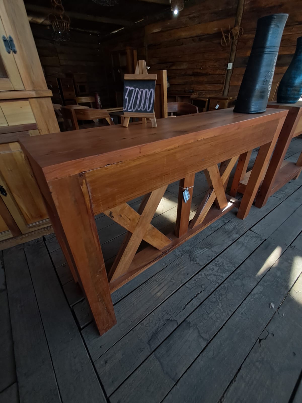 Arrimo Rústico echo en madera de roble con Diseño en X