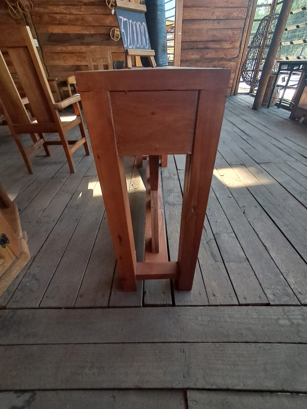 Arrimo Rústico echo en madera de roble con Diseño en X