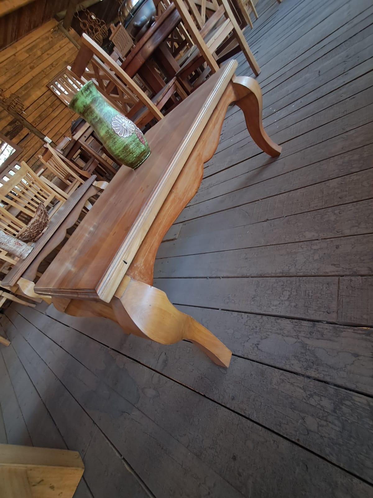 Mesa de Centro Clásica con Patas Curvas