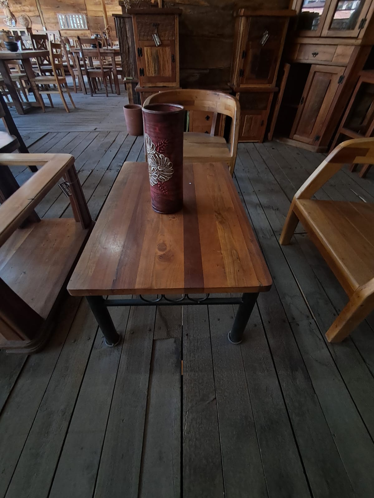 Mesa de Centro con Hierro Forjado y Madera