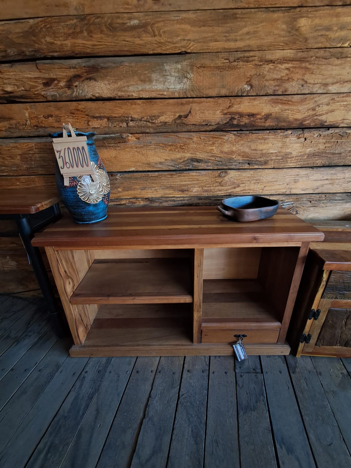 Mueble Buffet Rústico con Estantes Abiertos