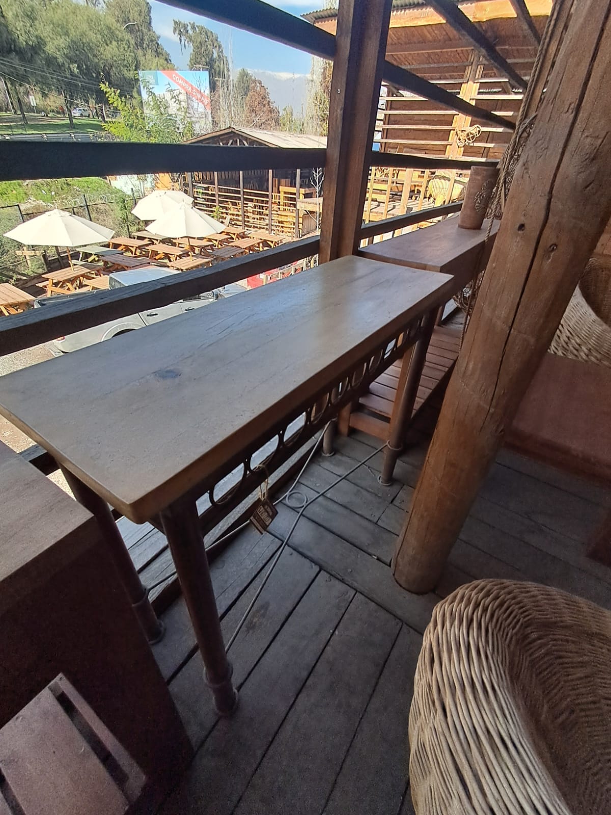 Arrimo Estilo Industrial con Detalles de Fierro Forjado