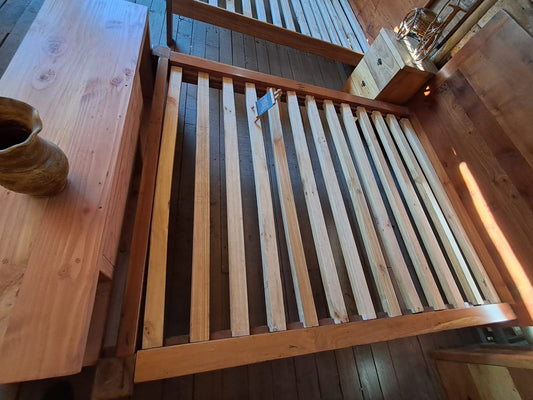 Cama rustica de roble de 2 plazas