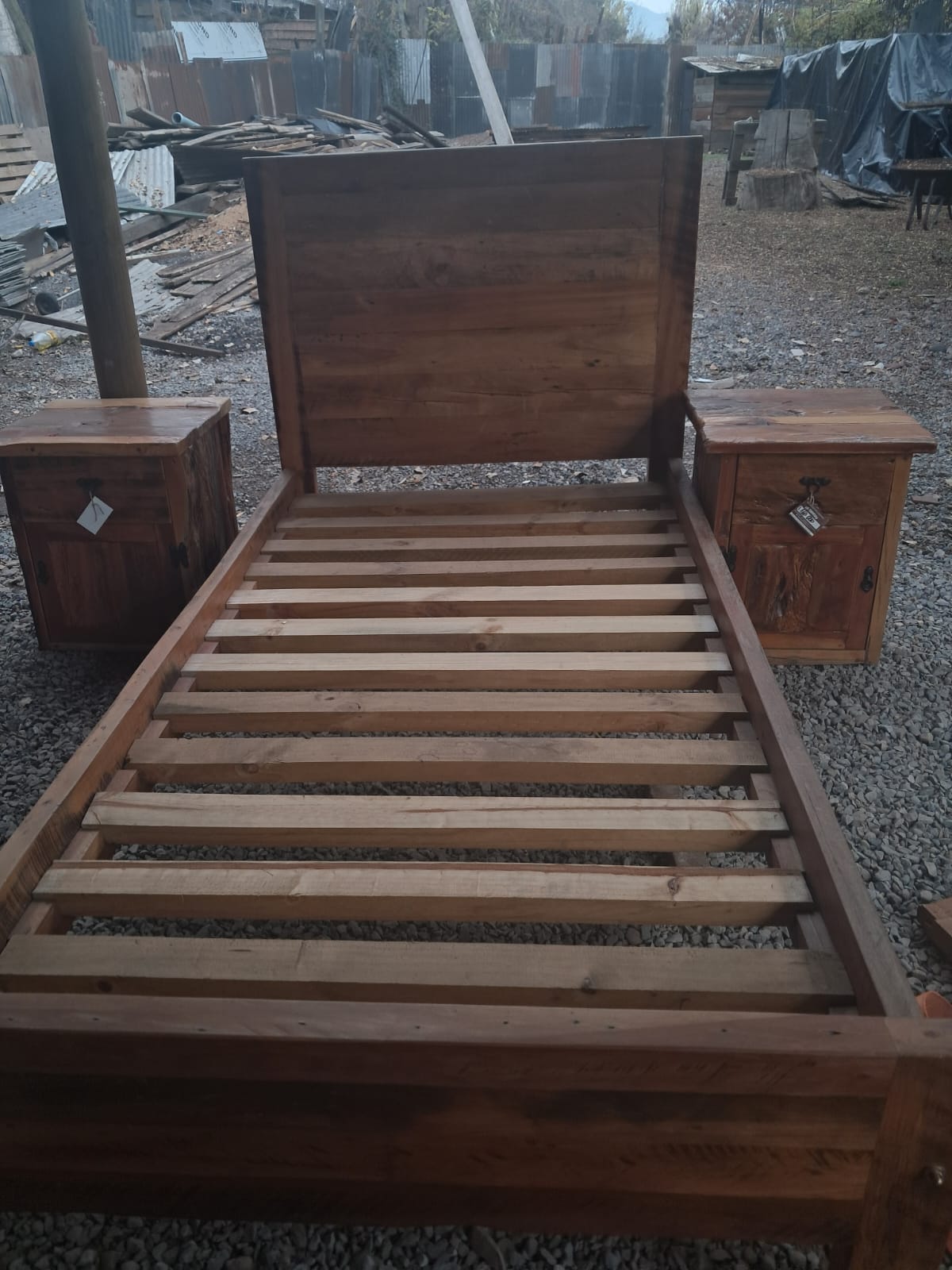 Cama Rústica De plaza y media echa de Roble