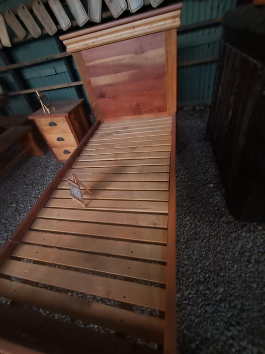 Cama Rústica de una plaza de madera de roble