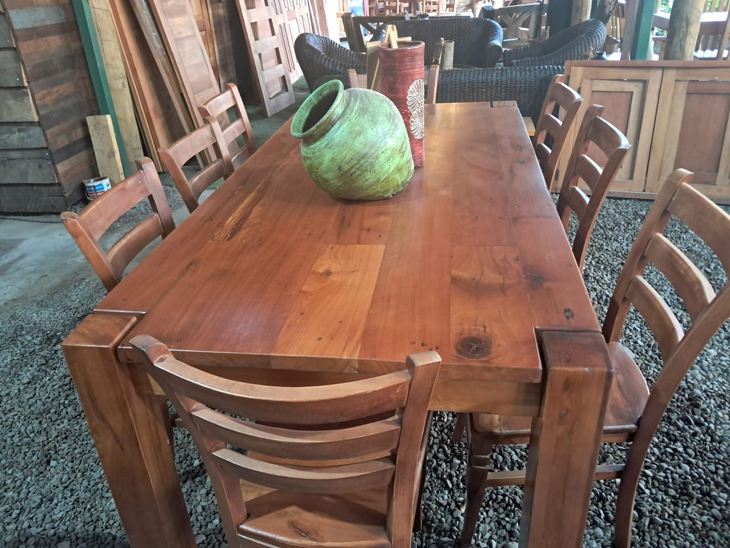 Comedor rustico elegante de roble