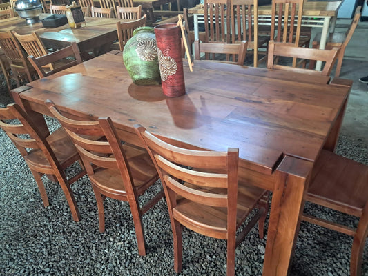 Comedor rustico elegante de roble