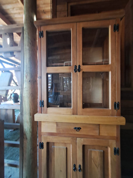 Vitrina Rústica de Madera de roble con Puertas de Vidrio