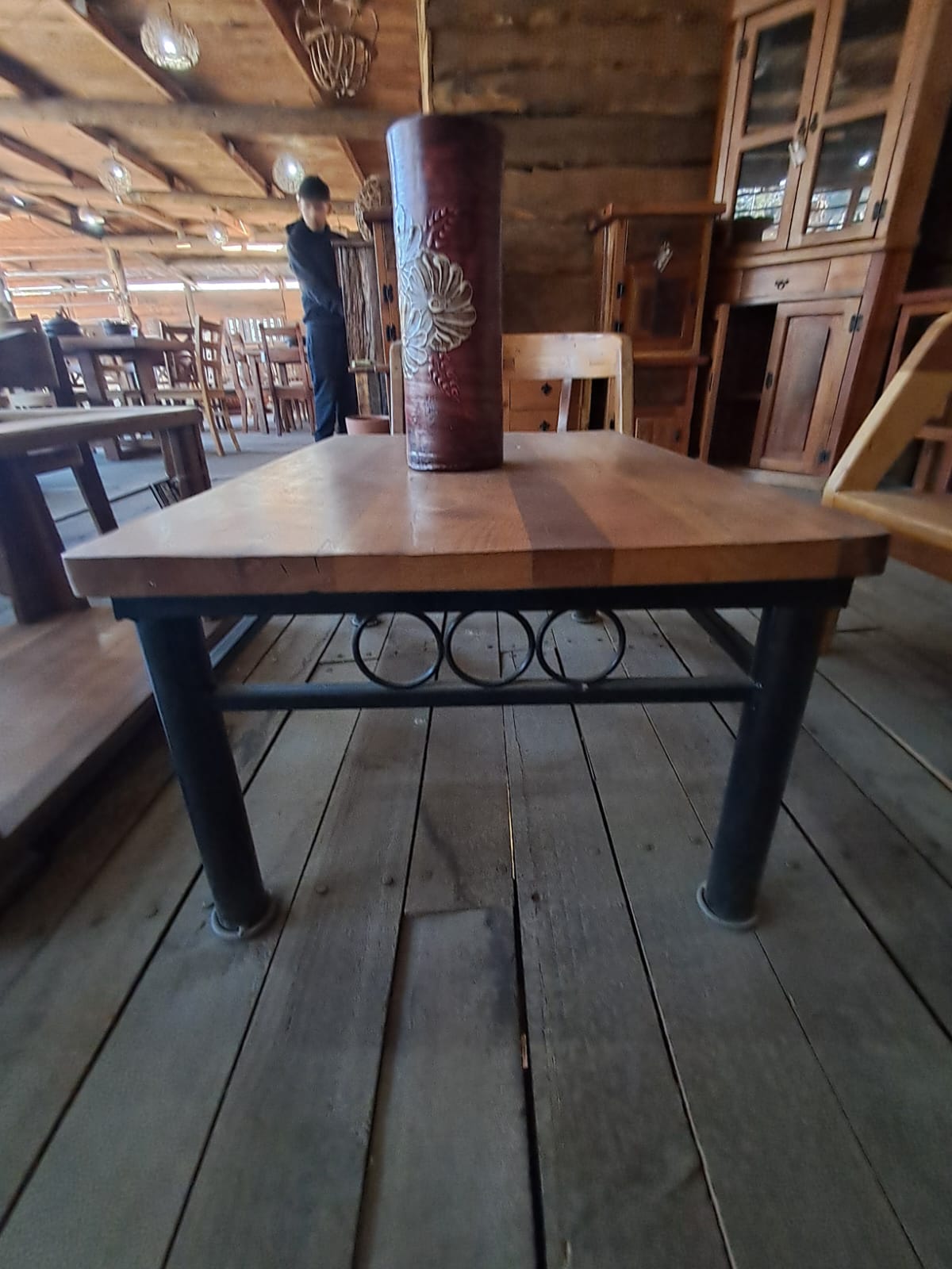 Mesa de Centro con Hierro Forjado y Madera