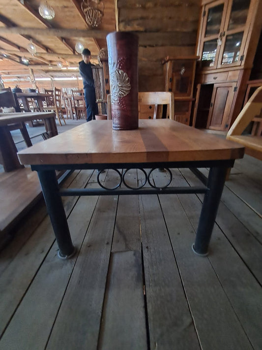 Mesa de Centro con Hierro Forjado y Madera