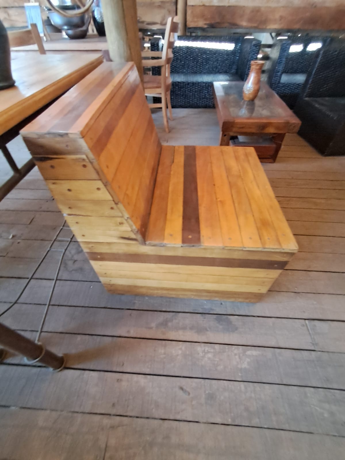 Sillón Rústico de Madera  de laurel en Bloque