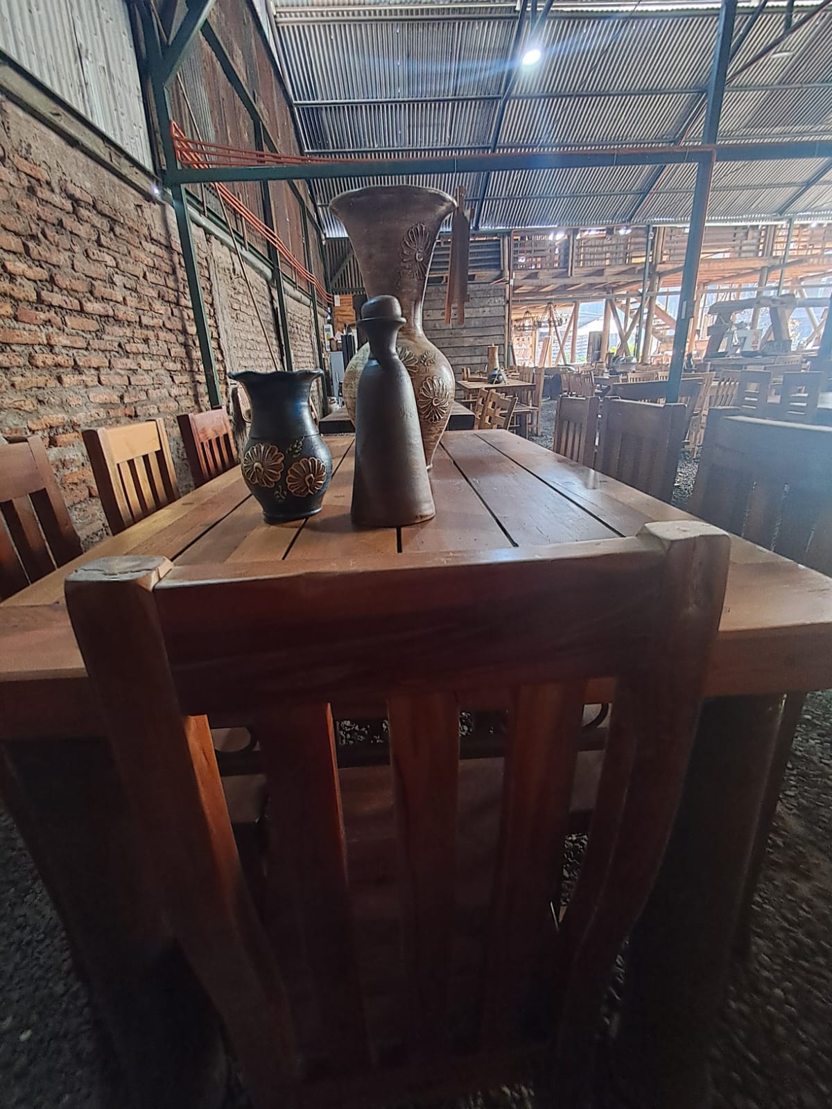 Comedor de Madera Fina de Roble con Diseño en Veta