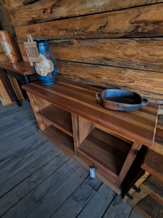 Mueble Buffet Rústico con Estantes Abiertos