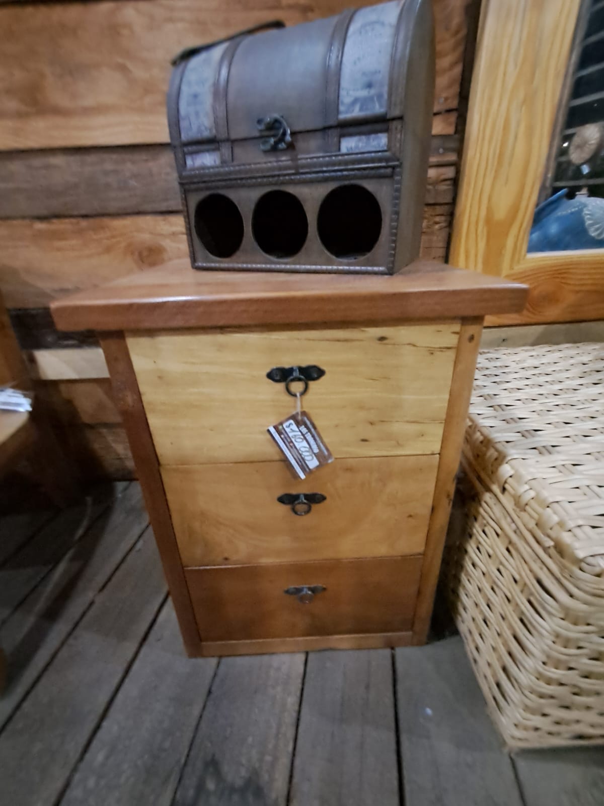 Velador Artesanal en Madera Maciza de roble Diseño Clásico
