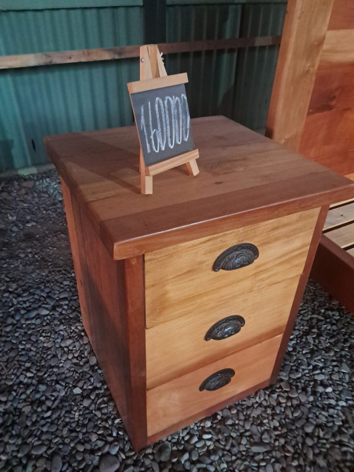 Velador Rústico de Madera de roble con 3 Cajones